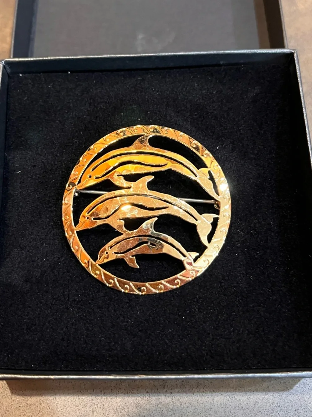 VNT Wild Bryde 14K Gold Filled Dolphin Brooch Three Dolphins Circle Pin Signed